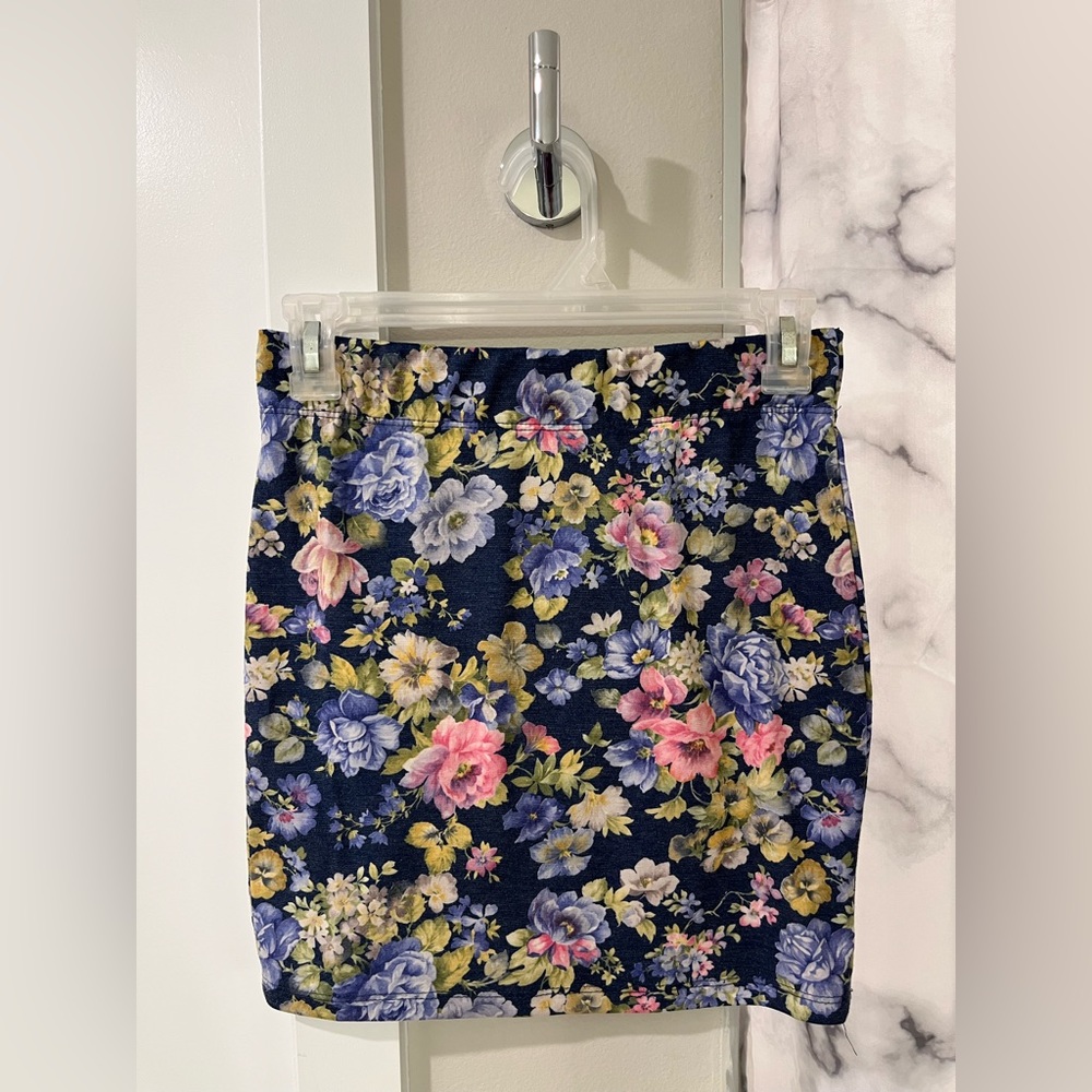 Nollie Floral Bodycon Mini Skirt